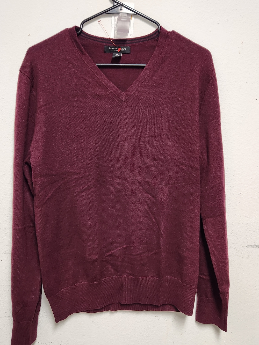 Banana Republic Men's V-Neck Sweater - Burgundy